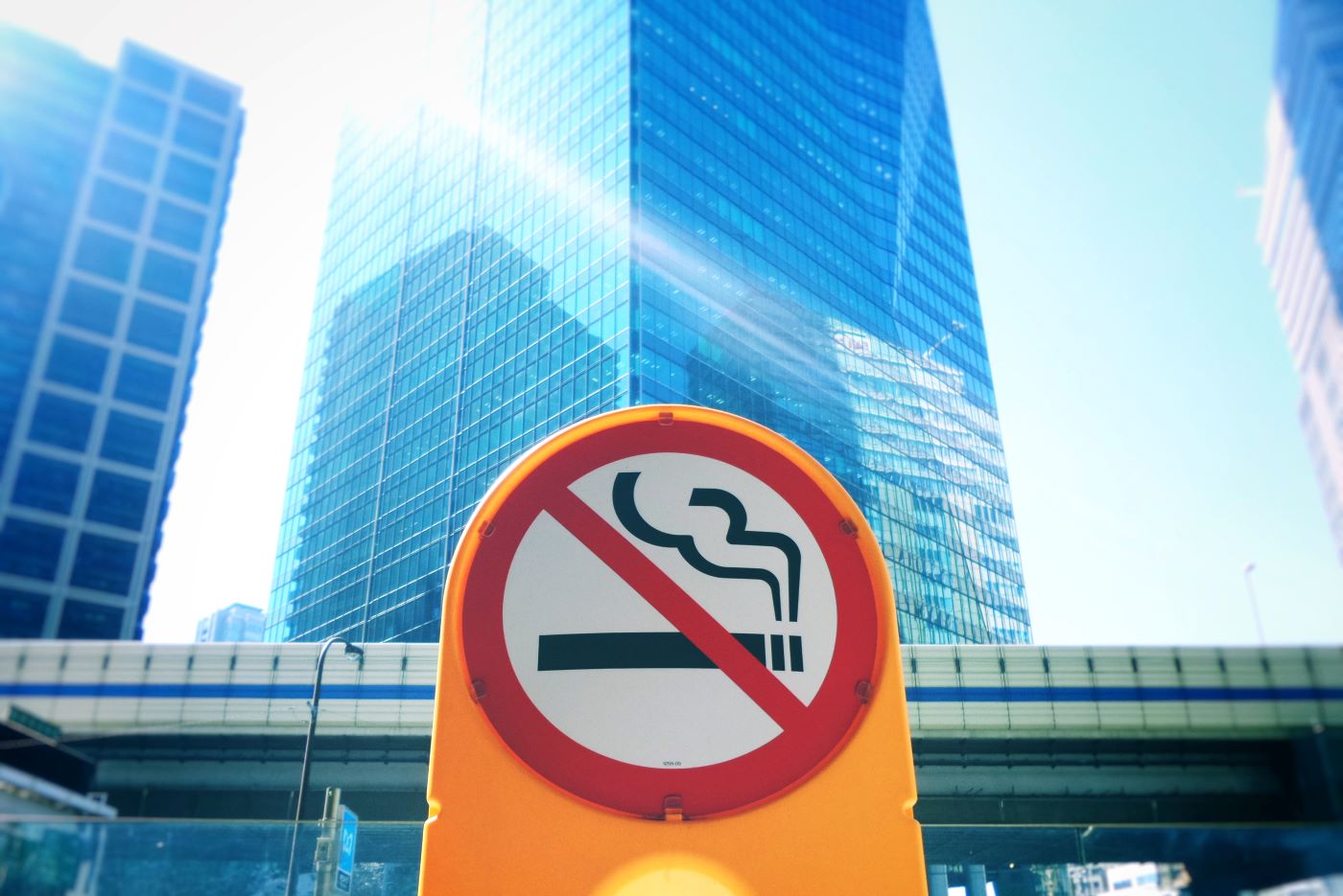 No smoking sign by Frank V. on Unsplash