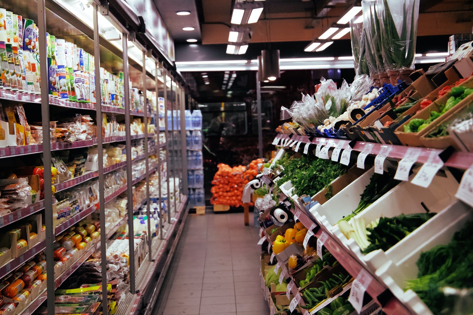 Store with vegetables stocked